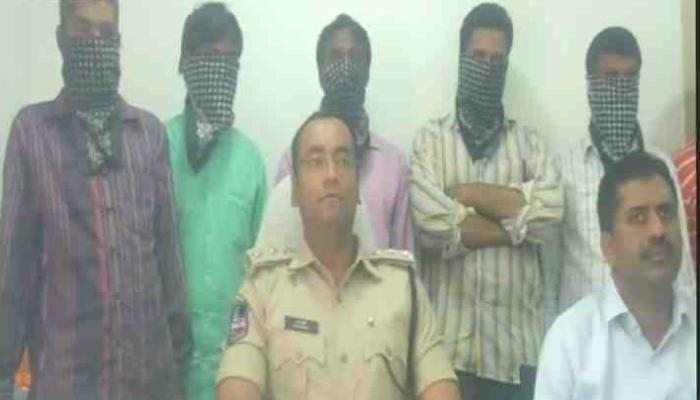 গরিব শিশুদের শিক্ষা, খাবারের লোভ দেখিয়ে ইসলামে ধর্মান্তরিত, গ্রেফতার ৯ গরিব শিশুদের শিক্ষা, খাবারের লোভ দেখিয়ে ইসলামে ধর্মান্তরিত, গ্রেফতার ৯