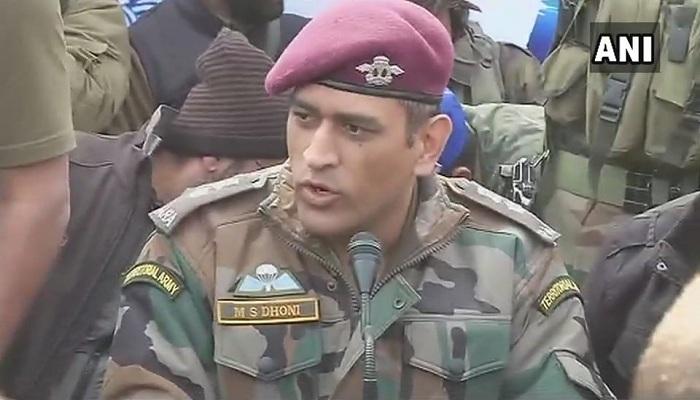 ভারত-পাক ক্রিকেট নিয়ে ধোনির ভোট সরকারের পক্ষে ভারত-পাক ক্রিকেট নিয়ে ধোনির ভোট সরকারের পক্ষে