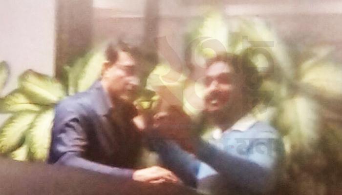 নার্সিংহোমে দাদাকে দেখতে গিয়ে বিড়ম্বনায় পড়লেন ‘দাদা’ নার্সিংহোমে দাদাকে দেখতে গিয়ে বিড়ম্বনায় পড়লেন ‘দাদা’