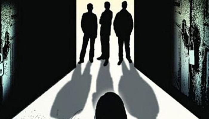 বাড়িতে ঢুকে প্রৌঢ়াকে রাতভর ‘গণধর্ষণ’, অভিযোগ নিল না পুলিশ বাড়িতে ঢুকে প্রৌঢ়াকে রাতভর ‘গণধর্ষণ’, অভিযোগ নিল না পুলিশ
