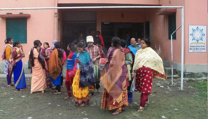 অন্ধকারে পড়ুয়াদের ভবিষ্যত্, রাতরাতি স্কুলে তালা ঝুলিয়ে দিল কর্তৃপক্ষ অন্ধকারে পড়ুয়াদের ভবিষ্যত্, রাতরাতি স্কুলে তালা ঝুলিয়ে দিল কর্তৃপক্ষ
