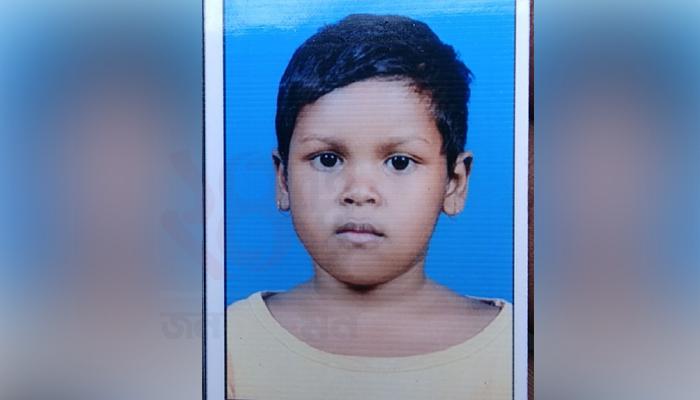 চার হাসপাতালে ঘুরে মৃত্যু টোটোর ধাক্কায় পাঁজর ভাঙা শিশুর চার হাসপাতালে ঘুরে মৃত্যু টোটোর ধাক্কায় পাঁজর ভাঙা শিশুর