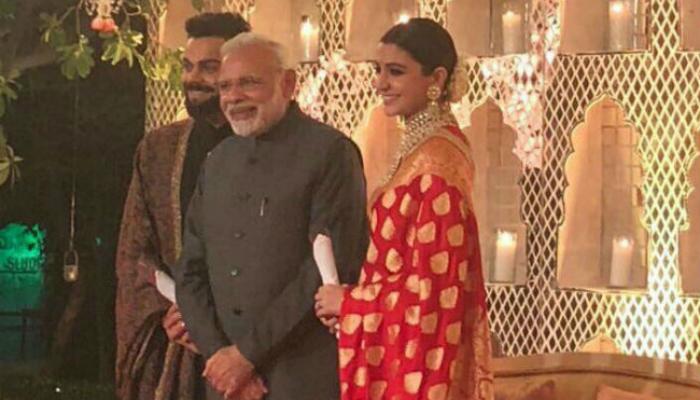 প্রধানমন্ত্রীর কাছ থেকে উপহার পেয়ে আপ্লুত বিরুষ্কা প্রধানমন্ত্রীর কাছ থেকে উপহার পেয়ে আপ্লুত বিরুষ্কা