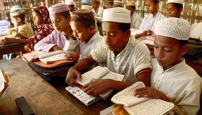 মাদ্রাসায় দীপাবলি, দশেরাতে ছুটি বাধ্যতামূলক করল যোগী সরকার মাদ্রাসায় দীপাবলি, দশেরাতে ছুটি বাধ্যতামূলক করল যোগী সরকার