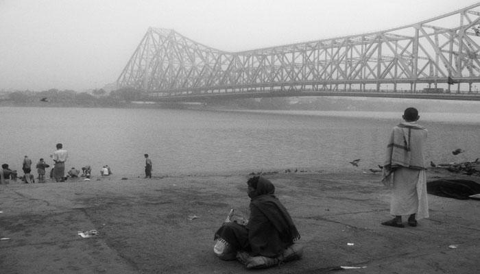 জম্পেশ ঠান্ডার সঙ্গে কনকনে হাওয়ার জোড়া ফলায় আজও থরহরিকম্প কলকাতা জম্পেশ ঠান্ডার সঙ্গে কনকনে হাওয়ার জোড়া ফলায় আজও থরহরিকম্প কলকাতা
