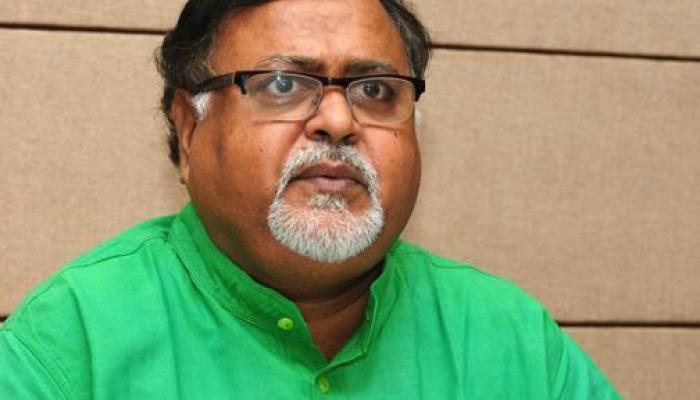 স্ত্রীর স্মৃতিতে পদক চালু করতে চলেছেন পার্থ চট্টোপাধ্যায় স্ত্রীর স্মৃতিতে পদক চালু করতে চলেছেন পার্থ চট্টোপাধ্যায়