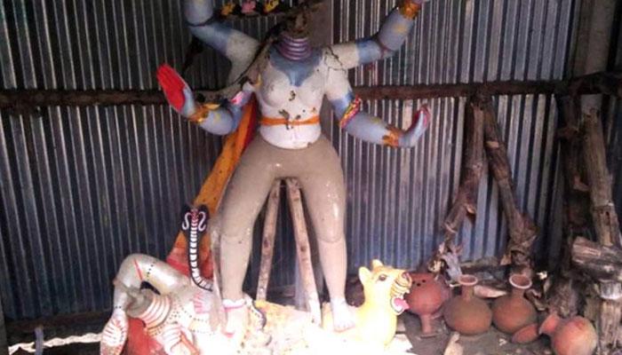 বাংলাদেশে কালী মন্দিরে দুষ্কৃতী তাণ্ডব, ভাঙা হল মূর্তি বাংলাদেশে কালী মন্দিরে দুষ্কৃতী তাণ্ডব, ভাঙা হল মূর্তি
