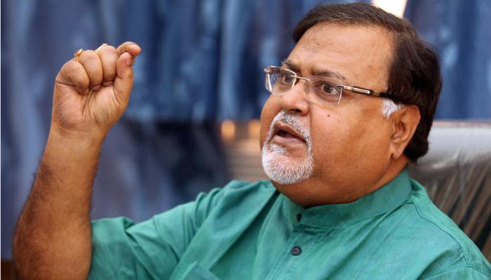 একে একে সবাই বিজেপির হাত ছাড়বে, কটাক্ষ পার্থর একে একে সবাই বিজেপির হাত ছাড়বে, কটাক্ষ পার্থর