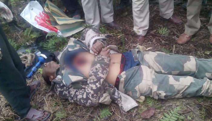 কোচবিহার সীমান্তে গরু পাচারকারীদের তাণ্ডব, বন্দুক কেড়ে গুলি করল বিএসএফ জওয়ানকে কোচবিহার সীমান্তে গরু পাচারকারীদের তাণ্ডব, বন্দুক কেড়ে গুলি করল বিএসএফ জওয়ানকে