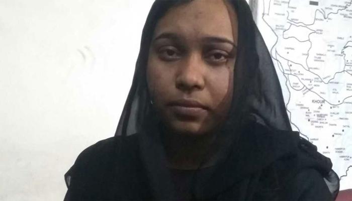 কাশ্মীরে গ্রেফতার আত্মঘাতী মহিলা আইএস জঙ্গি কাশ্মীরে গ্রেফতার আত্মঘাতী মহিলা আইএস জঙ্গি