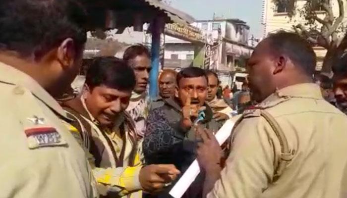 দেওরের যৌন হেনস্থা, সঙ্গে পণের দাবি, গৃহবধূর ঝুলন্ত দেহ উদ্ধার দেওরের যৌন হেনস্থা, সঙ্গে পণের দাবি, গৃহবধূর ঝুলন্ত দেহ উদ্ধার