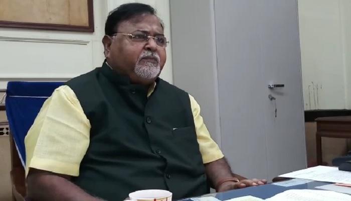 নোয়াপাড়ায় বিজেপিকে তলায় তলায় সাহায্য করেছে সিপিআইএম-কংগ্রেস, দাবি পার্থর নোয়াপাড়ায় বিজেপিকে তলায় তলায় সাহায্য করেছে সিপিআইএম-কংগ্রেস, দাবি পার্থর