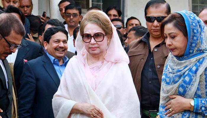 খালেদার বিরুদ্ধে দুর্নীতি মামলার রায়ের আগে উত্তপ্ত ঢাকা খালেদার বিরুদ্ধে দুর্নীতি মামলার রায়ের আগে উত্তপ্ত ঢাকা