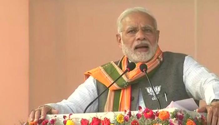 কংগ্রেসের কৃপায় ত্রিপুরায় রাজত্ব চালাচ্ছে বামেরা, খোঁচা মোদীর কংগ্রেসের কৃপায় ত্রিপুরায় রাজত্ব চালাচ্ছে বামেরা, খোঁচা মোদীর
