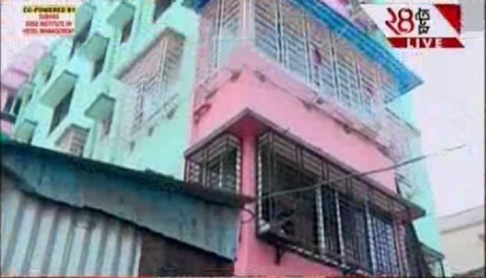 ব্যালকনি থেকে ঝুলছে বৃদ্ধার দেহ, সাত সকালে চাঞ্চল্য দমদম নাগেরবাজারে ব্যালকনি থেকে ঝুলছে বৃদ্ধার দেহ, সাত সকালে চাঞ্চল্য দমদম নাগেরবাজারে