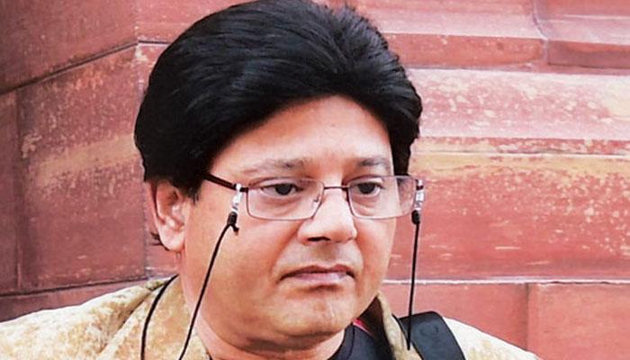 দাদার কীর্তিতে ক্ষুব্ধ তৃণমূল, তাই কি ব্রাত্য তাপস? দাদার কীর্তিতে ক্ষুব্ধ তৃণমূল, তাই কি ব্রাত্য তাপস?