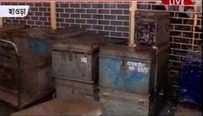 টুলবক্স নিয়ে হাওড়া স্টেশনে গার্ডদের কর্মবিরতি, সকালে বাতিল দুটি ট্রেন টুলবক্স নিয়ে হাওড়া স্টেশনে গার্ডদের কর্মবিরতি, সকালে বাতিল দুটি ট্রেন