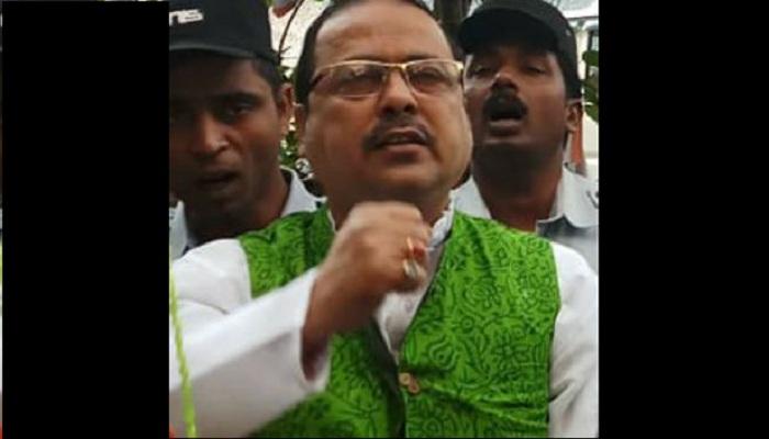 ফেসবুকে 'ডার্টি পলিটিক্স' বার্তা বৈশ্বনরের, জবাব তলব তৃণমূলের ফেসবুকে 'ডার্টি পলিটিক্স' বার্তা বৈশ্বনরের, জবাব তলব তৃণমূলের