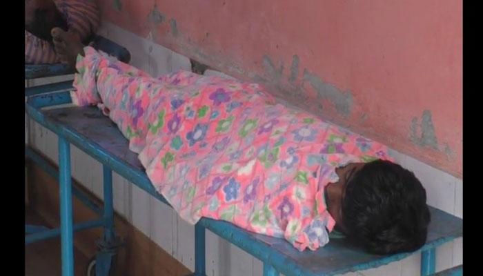 ঘুম ভাঙতে দেরি হওয়ায় বাবার বকুনি, আত্মঘাতী কিশোর ঘুম ভাঙতে দেরি হওয়ায় বাবার বকুনি, আত্মঘাতী কিশোর