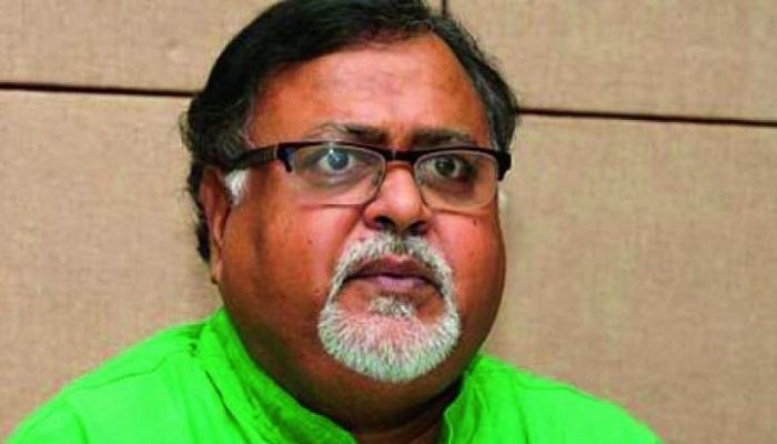 ‘স্কুলে সমকামিতা মানবে না রাজ্য’, কমলা গার্লস বিতর্কে মন্তব্য শিক্ষামন্ত্রীর ‘স্কুলে সমকামিতা মানবে না রাজ্য’, কমলা গার্লস বিতর্কে মন্তব্য শিক্ষামন্ত্রীর