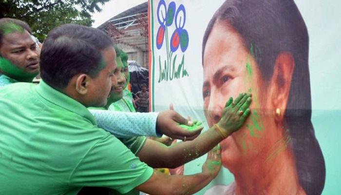 পঞ্চায়েত ভোটে মমতার ছবি নিয়ে তৃণমূল কর্মীদের গুরুত্বপূর্ণ নির্দেশ পার্থর পঞ্চায়েত ভোটে মমতার ছবি নিয়ে তৃণমূল কর্মীদের গুরুত্বপূর্ণ নির্দেশ পার্থর
