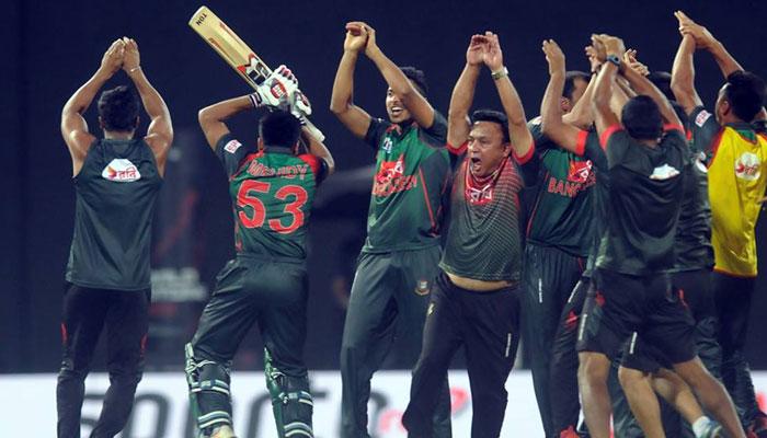 বিতর্ক সরিয়ে রুদ্ধশ্বাস ম্যাচ জিতে ফাইনালে বাংলাদেশ বিতর্ক সরিয়ে রুদ্ধশ্বাস ম্যাচ জিতে ফাইনালে বাংলাদেশ