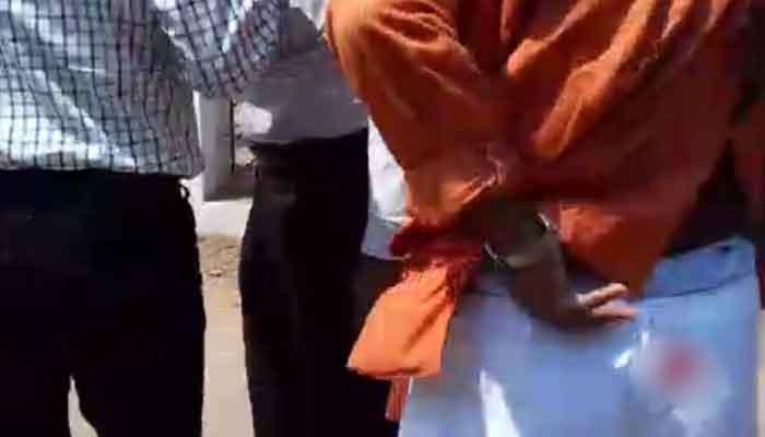 মনোনয়ন জমা ঘিরে তুলকালাম, বিজেপি নেতাকে ‘ছুরি’ মনোনয়ন জমা ঘিরে তুলকালাম, বিজেপি নেতাকে ‘ছুরি’