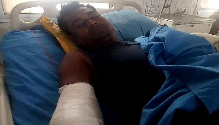 মনোনয়ন জমা দিতে এসে দিনহাটায় গুলিবিদ্ধ শাসকদল প্রার্থী মনোনয়ন জমা দিতে এসে দিনহাটায় গুলিবিদ্ধ শাসকদল প্রার্থী