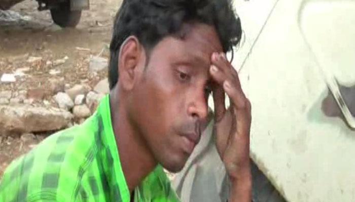 মাকে কুপিয়ে জ্বালিয়ে দিল ছেলে মাকে কুপিয়ে জ্বালিয়ে দিল ছেলে
