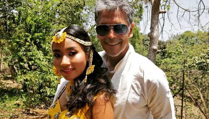 মেহেন্দি অনুষ্ঠানে অঙ্কিতার সঙ্গে নাচে মগ্ন মিলিন্দ মেহেন্দি অনুষ্ঠানে অঙ্কিতার সঙ্গে নাচে মগ্ন মিলিন্দ