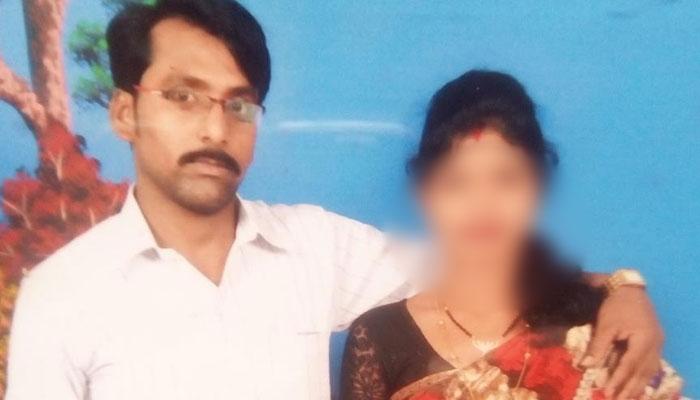 শাঁখা-সিঁদুর পরে অন্য পুরুষের পাশে হবু স্ত্রী! ফেসবুকে ছবি দেখেই বিয়ে বাতিল শাঁখা-সিঁদুর পরে অন্য পুরুষের পাশে হবু স্ত্রী! ফেসবুকে ছবি দেখেই বিয়ে বাতিল