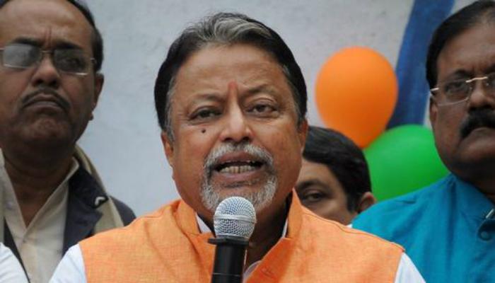 পঞ্চায়েত ভোটে বেআইনিভাবে অর্থ ব্যবহারের অভিযোগে ধৃত মুকুলের ছায়াসঙ্গী পঞ্চায়েত ভোটে বেআইনিভাবে অর্থ ব্যবহারের অভিযোগে ধৃত মুকুলের ছায়াসঙ্গী