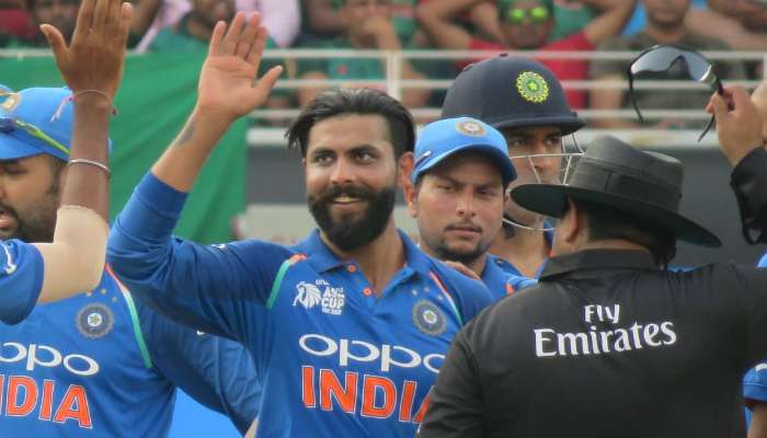 দীর্ঘদিন পর সুযোগ পেয়ে বাংলাদেশের কোমর ভাঙলেন 'বাতিল' জাডেজা দীর্ঘদিন পর সুযোগ পেয়ে বাংলাদেশের কোমর ভাঙলেন 'বাতিল' জাডেজা