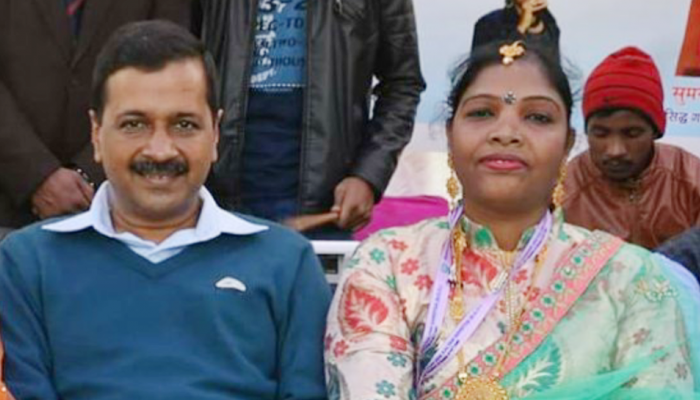 মানব পাচারে অভিযুক্তের সঙ্গে এক ফ্রেমে কেজরিওয়াল! মানব পাচারে অভিযুক্তের সঙ্গে এক ফ্রেমে কেজরিওয়াল!